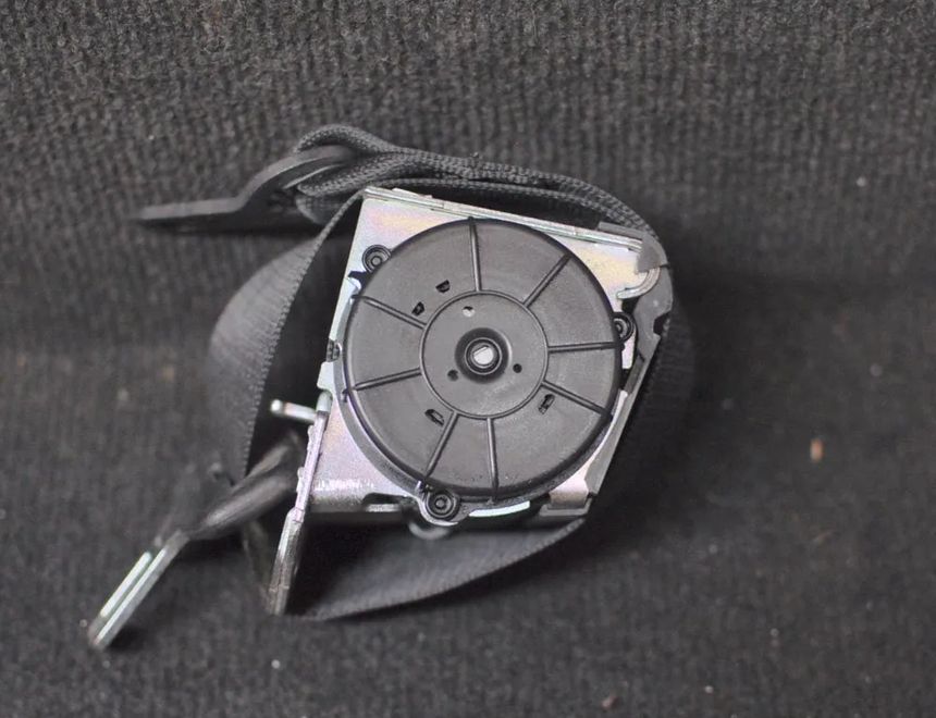 BMW 3 Series E90/E91/E92/E93 (2004-2013) Rear Left Seatbelt 607051100 2100396