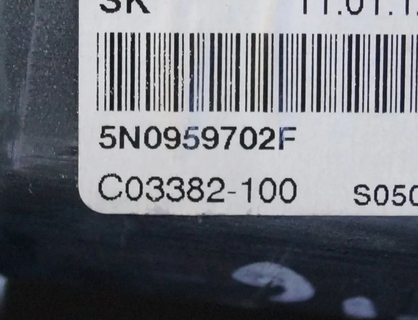 VOLKSWAGEN Tiguan 1 generation (2007-2017) Маторчик стеклоподъемника передней правой двери 5N0959702F0130822467 2102797