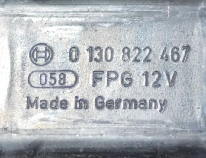 VOLKSWAGEN Tiguan 1 generation (2007-2017) Маторчик стеклоподъемника передней правой двери 5N0959702F0130822467 2102797