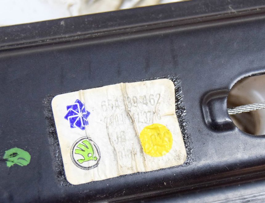 SKODA Kamiq 1 generation (2019-2023) Стеклоподъемник задней правой двери 0130822694,E850202014,654839462 21615207