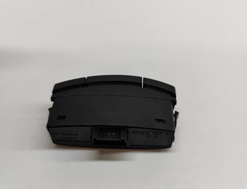 BMW 1 Series E81/E82/E87/E88 (2004-2013) кнопка опасности 6945603 21641168