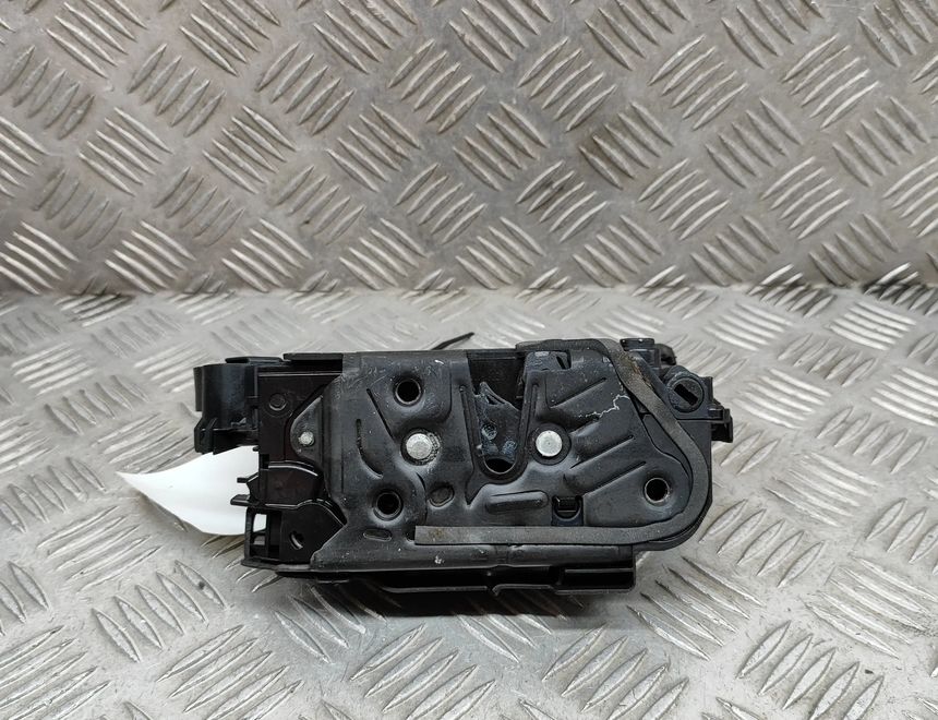 VOLKSWAGEN Golf 8 generation (2019-2023) Aizmugurējā labā durvju slēdzene 5TA839016K 22343230