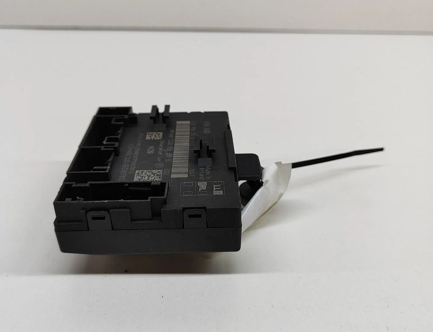 VOLKSWAGEN Golf 7 generation (2012-2024) Блок управления дверей передние левые 5Q0959592E,5Q0959592B 22442124