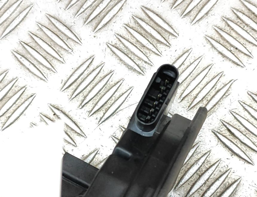 BMW i4 1 generation (2021-2024) Aizmugurējā labā durvju slēdzene 7445054 23808208