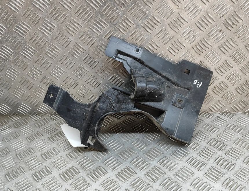 VOLVO XC60 2 generation (2017-2024) Front Right Mudguard 32369177 25302375