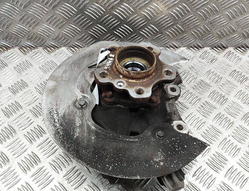 BMW 3 Series G20/G21/G28 (2018-2024) Rear Right Wheel Hub 6898480 25395934