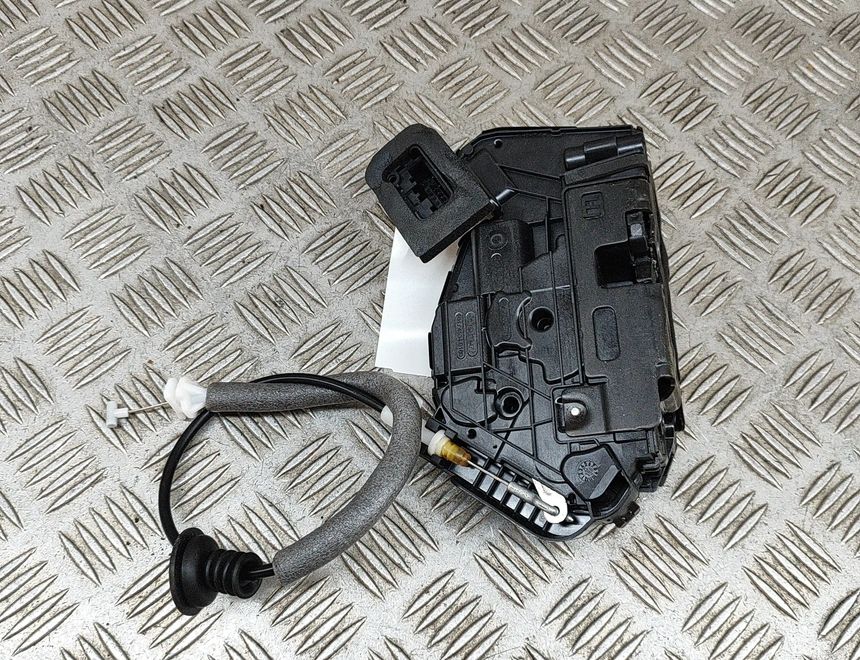 SKODA Octavia 3 generation (2013-2020) Замок двери передний правый 5TB837016A 25604583