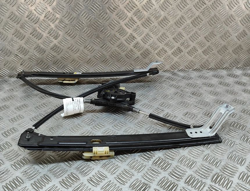 SKODA Karoq 1 generation (2017-2024) Priekšējo labo durvju logu pacēlājs 5Q0959802B,0130822716,E850202100,575837462A 26021140