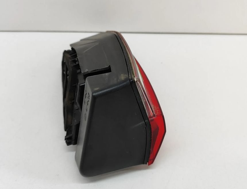 SKODA Octavia COMBI (2019-2024) Right Side Tailgate Taillight 5E7945308B 26265789