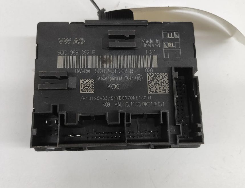 AUDI A3 8V (2012-2020) Priekšējo labo durvju vadības bloks 5Q0959392E,5Q0959392B,P10125483 27503043