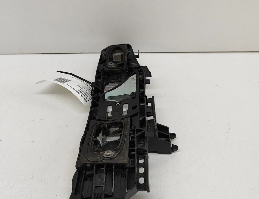 MERCEDES-BENZ EQC 1 generation (2018-2023) Aizmugurējo labo durvju iekšējā roktura rāmis / kronšteins A0997602200 27853571