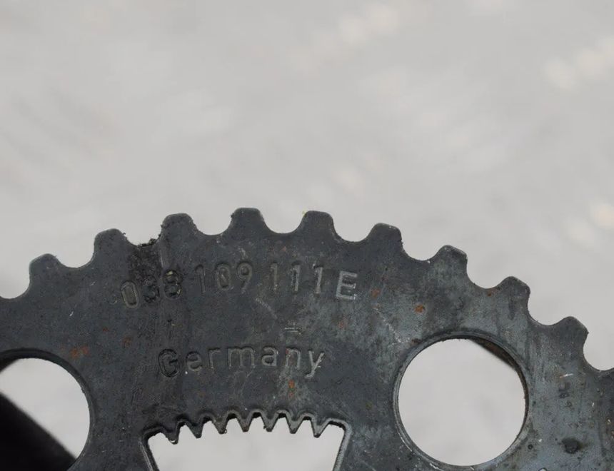 AUDI A3 8P (2003-2013) Другие части внутренние двигателя 038109111E 2798682