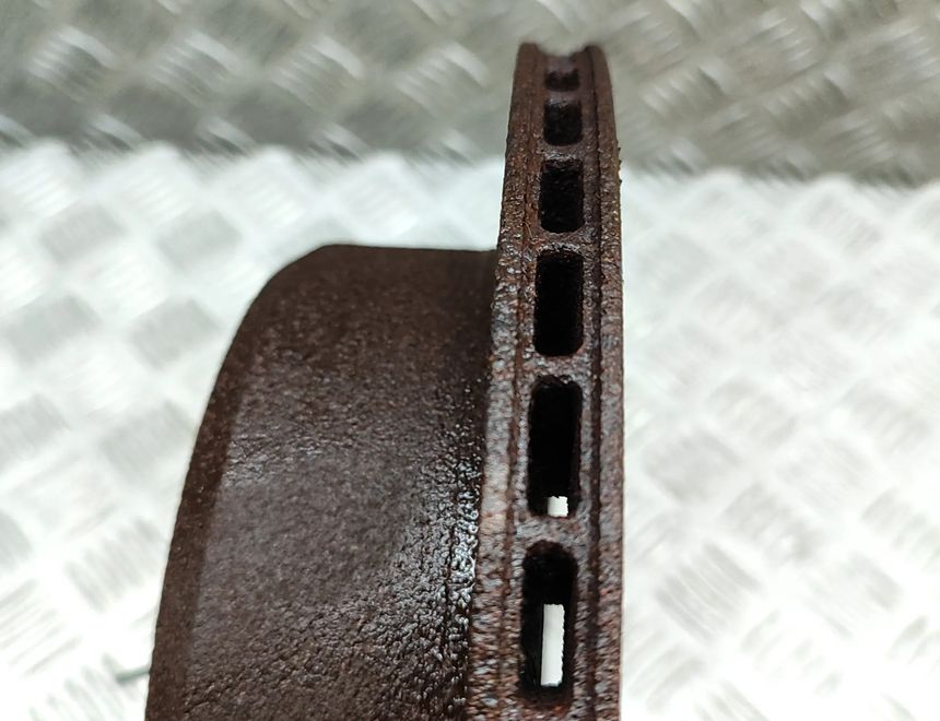 TOYOTA Hiace H50/H60/H70/H80/H90 (1982-2007) Aizmugurējais kreisais bremžu disks 42431-26160 28215575