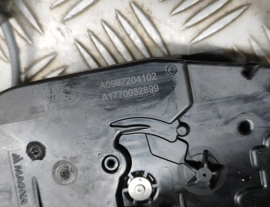 MERCEDES-BENZ EQB 1 generation (2021-2023) Priekšējo kreiso durvju slēdzene A0997204102,A1770032899 28240002