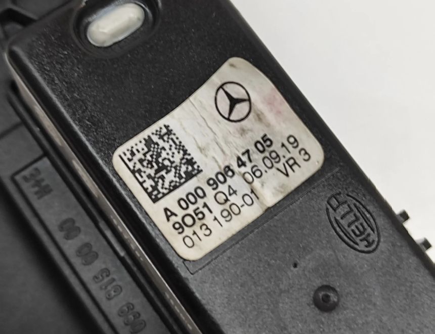 MERCEDES-BENZ A-Class W177 (2018-2024) Rear Left Roof Handle A0009064705 28516674