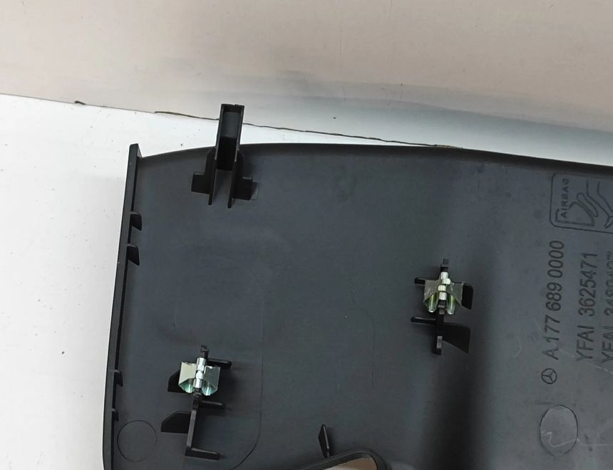 MERCEDES-BENZ A-Class W177 (2018-2024) Paneļa sānu apdare A1776892200 28590457