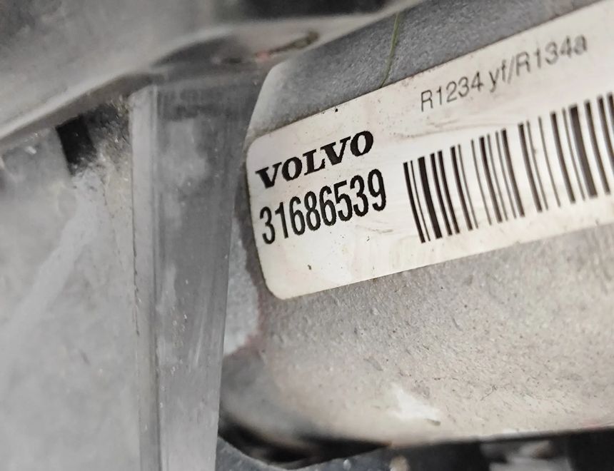 VOLVO XC60 2 generation (2017-2024) Dzesēšanas sistēma 32224829,31689539,32224824,31657360 28597780