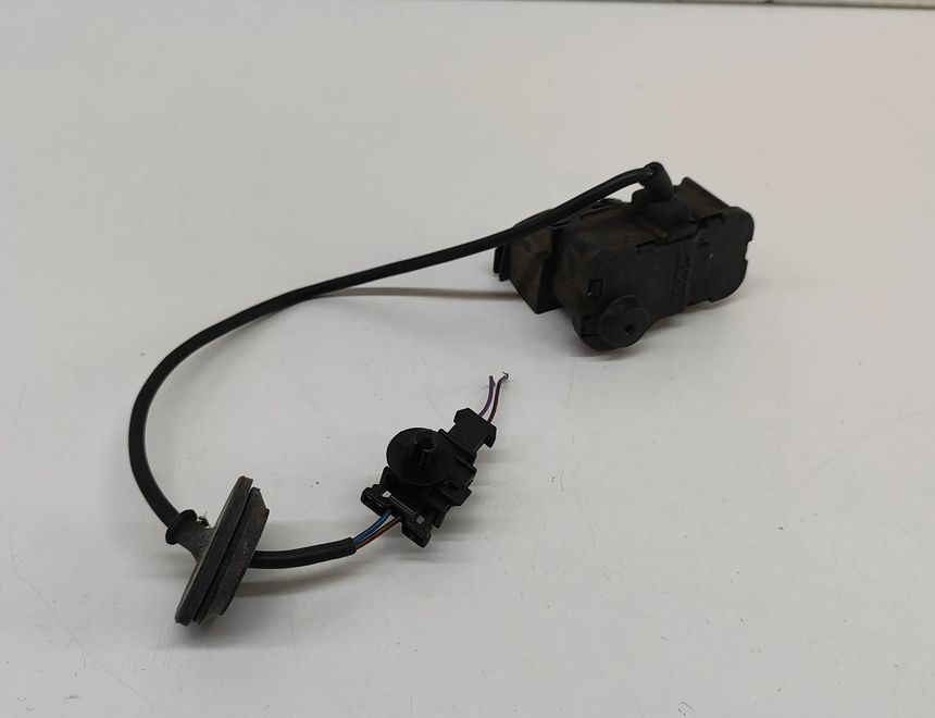 VOLKSWAGEN Golf 7 generation (2012-2024) Fuel Tank Cover Lock 5C6810773H 28828189