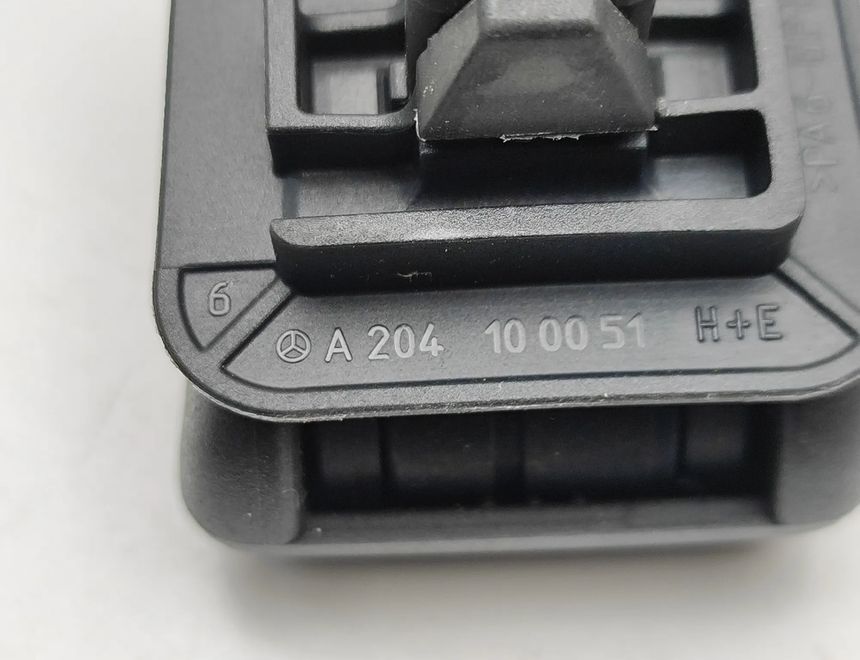 MERCEDES-BENZ CLS-Class C218/X218 (2011-2017) Ручка крыши передняя правая A204100051 28977439