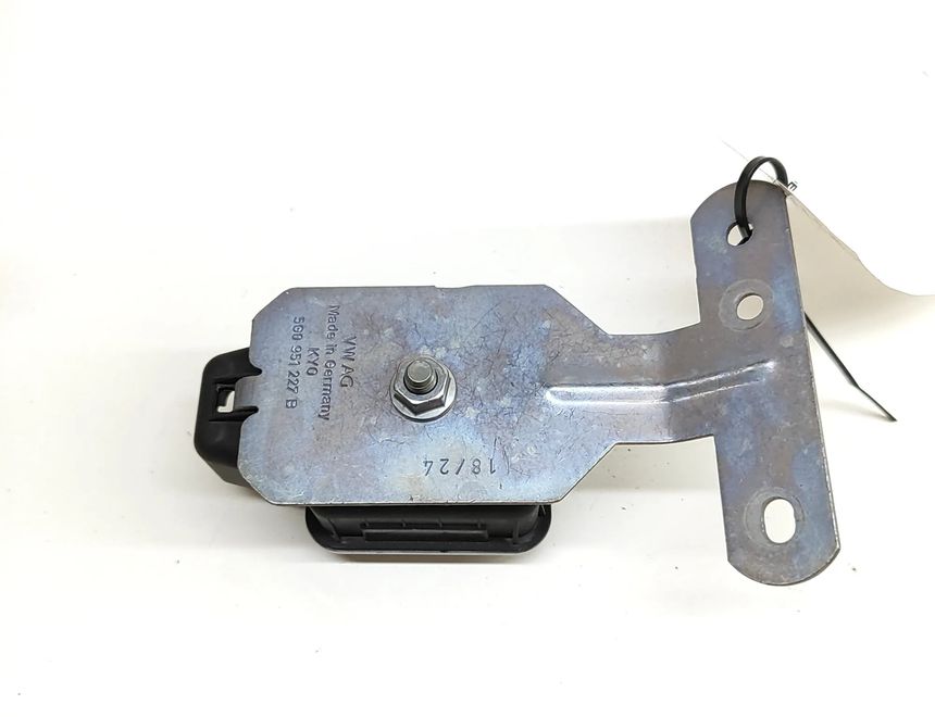 SKODA Octavia 4 generation (A8) (2019-2023) Сирена сигнализации 5Q0951605B,5G0951227B 29010649