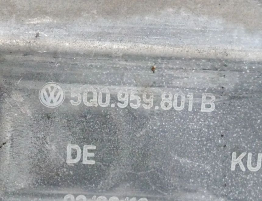 VOLKSWAGEN Golf 7 generation (2012-2024) Front Left Door Window Regulator Motor 5Q0959801B 2934815