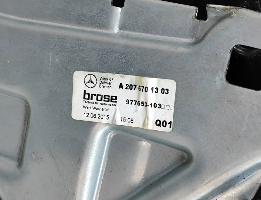 MERCEDES-BENZ E-Class W212/S212/C207/A207 (2009-2016) Aizmugurējo kreiso durvju logu pacēlājs A2076701303 29453105