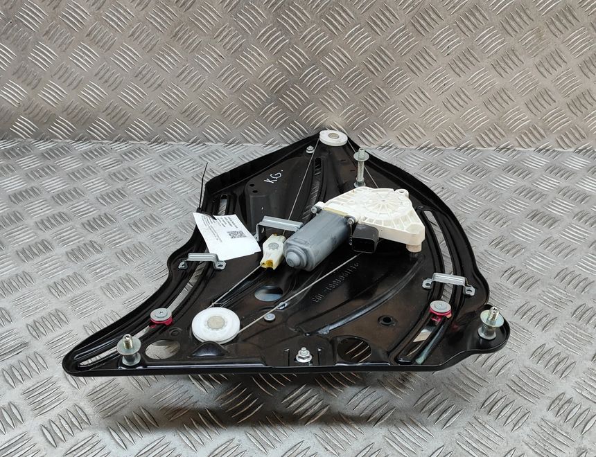 MERCEDES-BENZ E-Class W212/S212/C207/A207 (2009-2016) Aizmugurējo kreiso durvju logu pacēlājs A2076701303 29453105