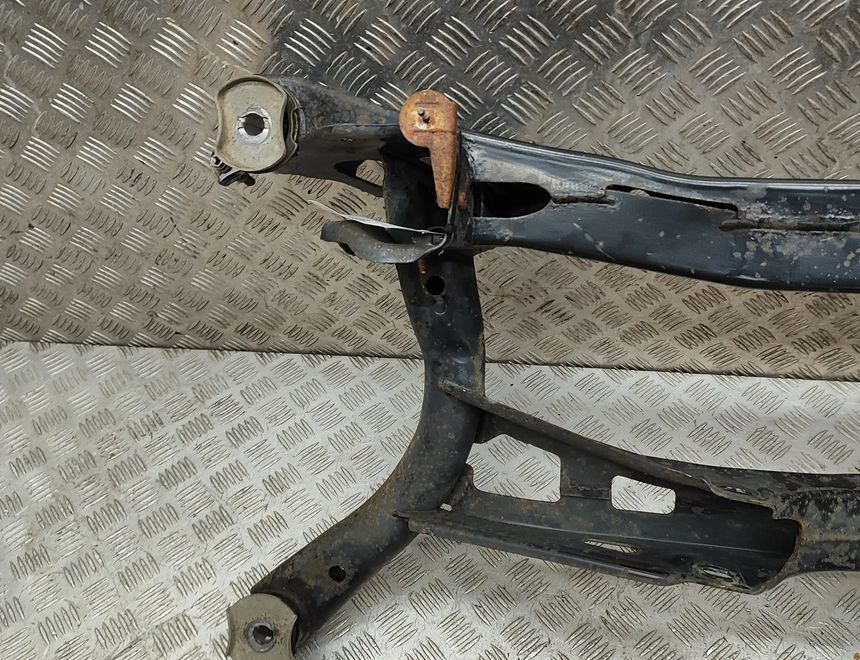 AUDI Q3 F3 (2018-2024) Траверс задний 3Q0505107B 29955508