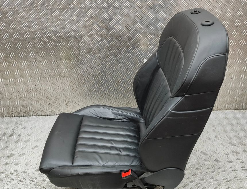 SKODA Superb 3 generation (2015-2023) Priekšējais labais sēdeklis 5Q4881106R 29969520