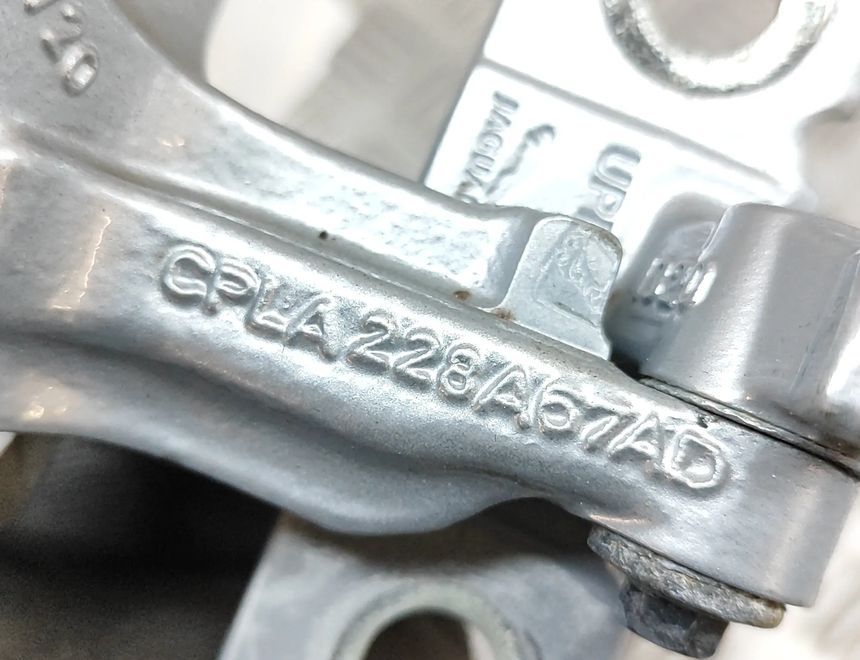 LAND ROVER Range Rover Sport 2 generation (2013-2022) Комплект петель левой задней двери CPLA-228A65-AE,CPLA-228A67-AD 29994078