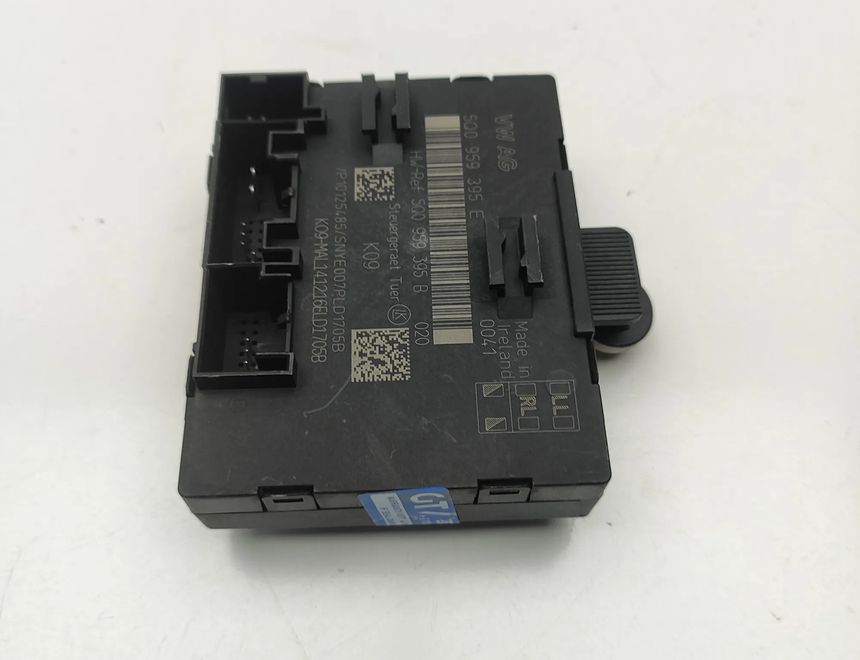 VOLKSWAGEN Passat B8 (2014-2023) Rear Right Door Control Unit 5Q0959395E 30206884