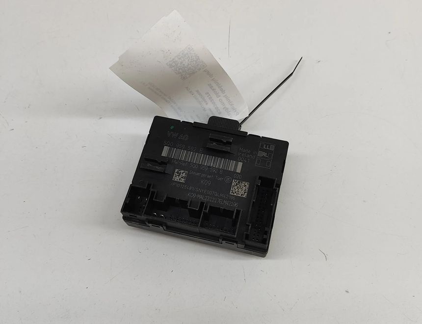 VOLKSWAGEN Passat B8 (2014-2023) Блок управления дверей передние  правые 5Q0959592E,5Q0959592B 30302875