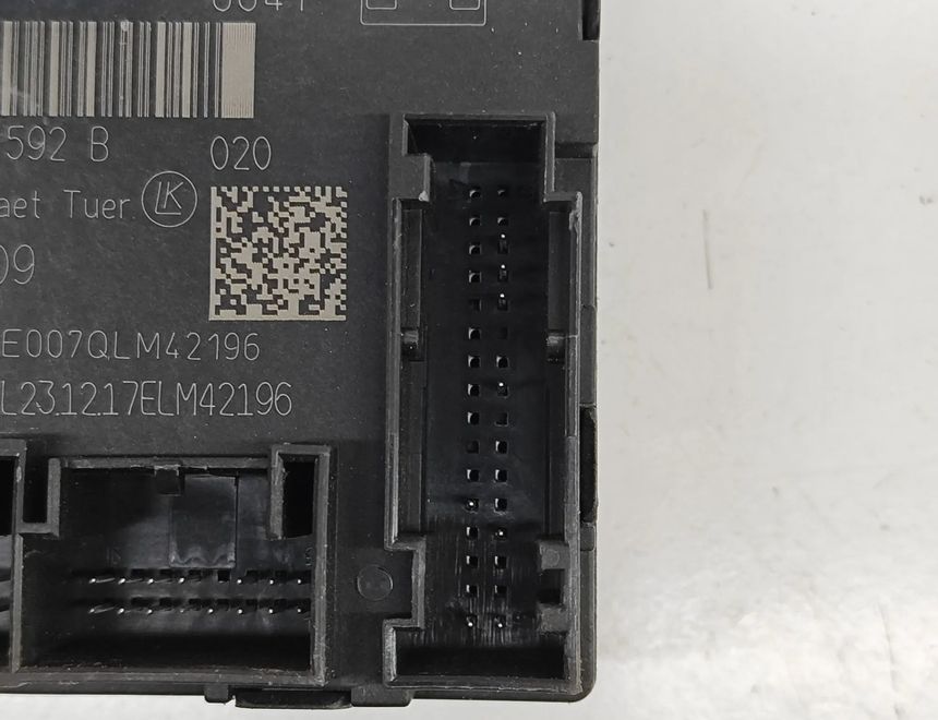 VOLKSWAGEN Passat B8 (2014-2023) Блок управления дверей передние  правые 5Q0959592E,5Q0959592B 30302875