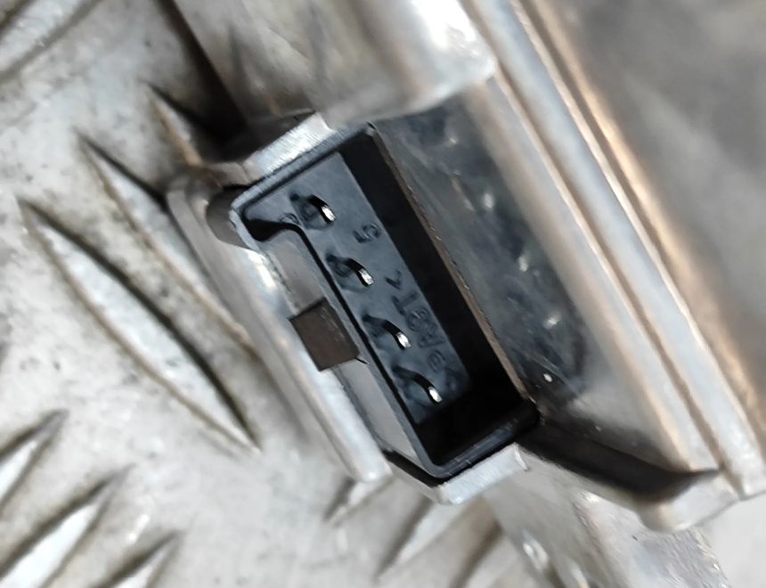 TESLA Model Y 1 generation (2020-2024) Беспроводная зарядная станция 175510000D 30357394