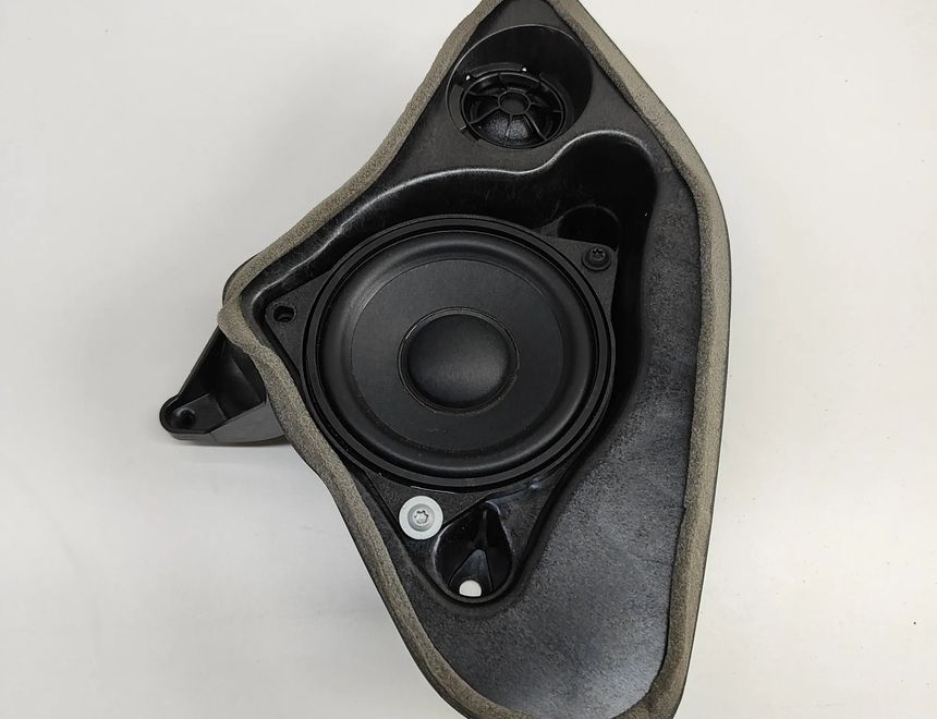 BMW X3 G01 (2017-2024) ГРОМКОГОВОРИТЕЛЬ (ГРОМКОГОВОРИТЕЛИ) В ЗАДНЕМ ПОДОКОННИКЕ 6813104,6809632,6811962 30390314