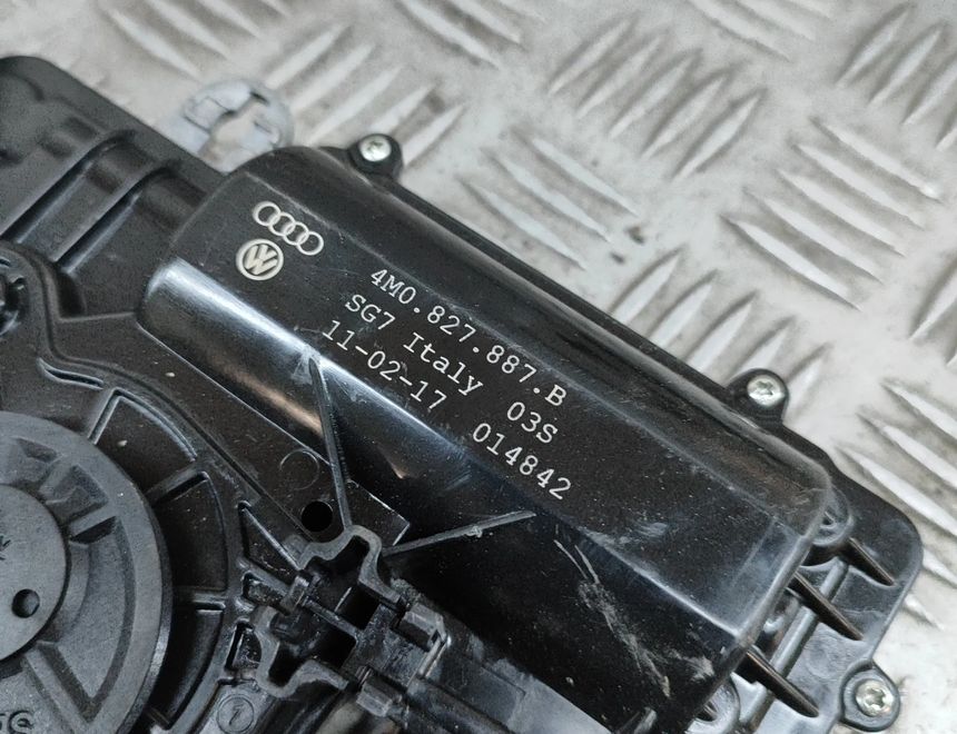 AUDI Q7 4M (2015-2024) Aizmugurējā bagāžnieka slēdzene 4M0827887B 30422642