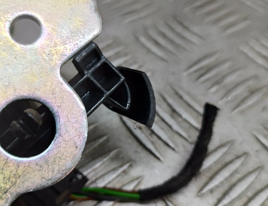 AUDI Q7 4M (2015-2024) Aizmugurējā bagāžnieka slēdzene 4M0827887B 30422642