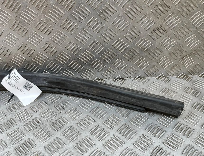 BMW M4 F82/F83 (2013-2020) Резиновая крышка двигателя 7239146 30422754