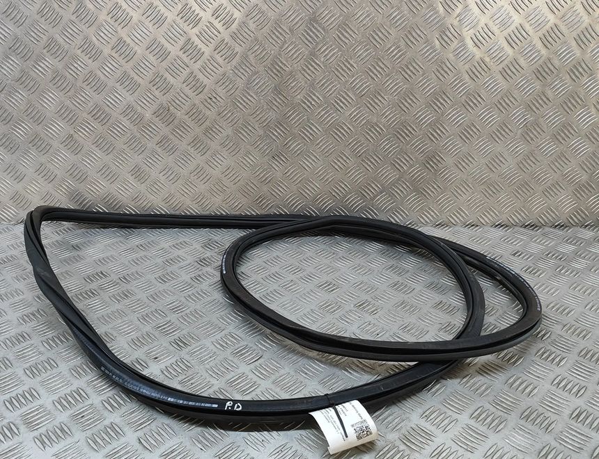 AUDI Q8 4M (2018-2024) Front Right Door Seal Rubber 4KE831721 30490111