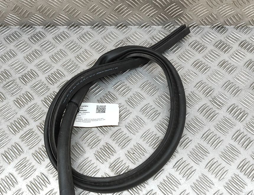 AUDI RS 3 8VA (2015-2021) Motora pārsega gumija 8V0823723 30492987