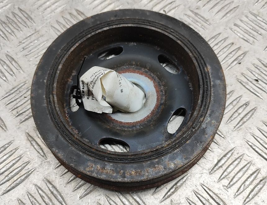 PEUGEOT 3008 2 generation (2017-2023) Шкив коленчатого вала 126011E 30621055