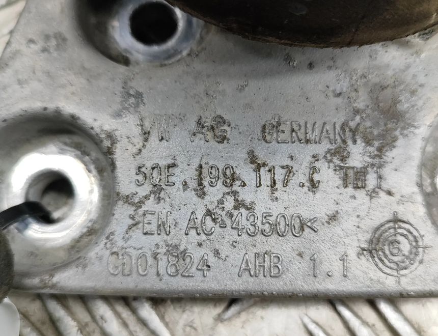 VOLKSWAGEN Golf 7 generation (2012-2024) Left Side Engine Mount 5QE199117C 30703694