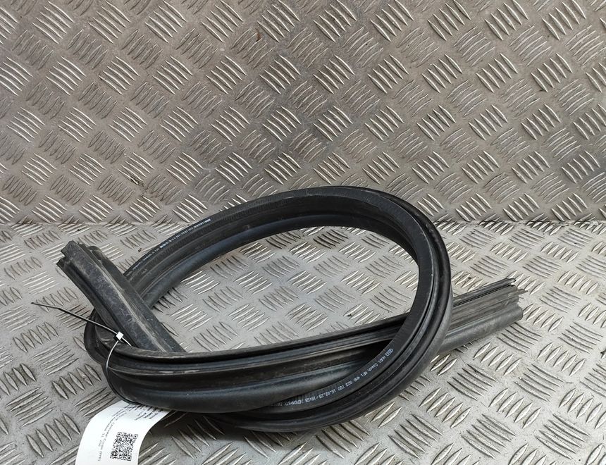 PORSCHE Cayenne Coupe 1 generation (2019-2021) Резиновая крышка двигателя 4M0823723 30744905