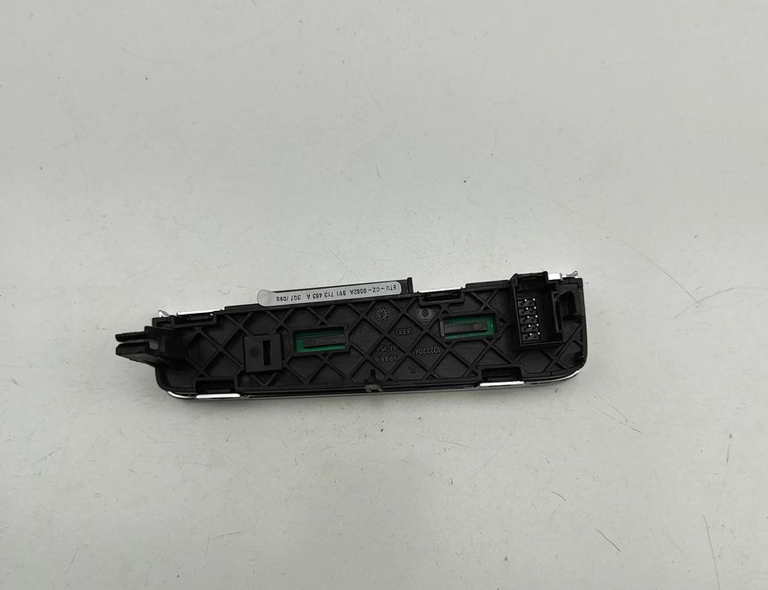 AUDI A3 8V (2012-2020) Индикатор переключения передач 8V1713463A 30828242