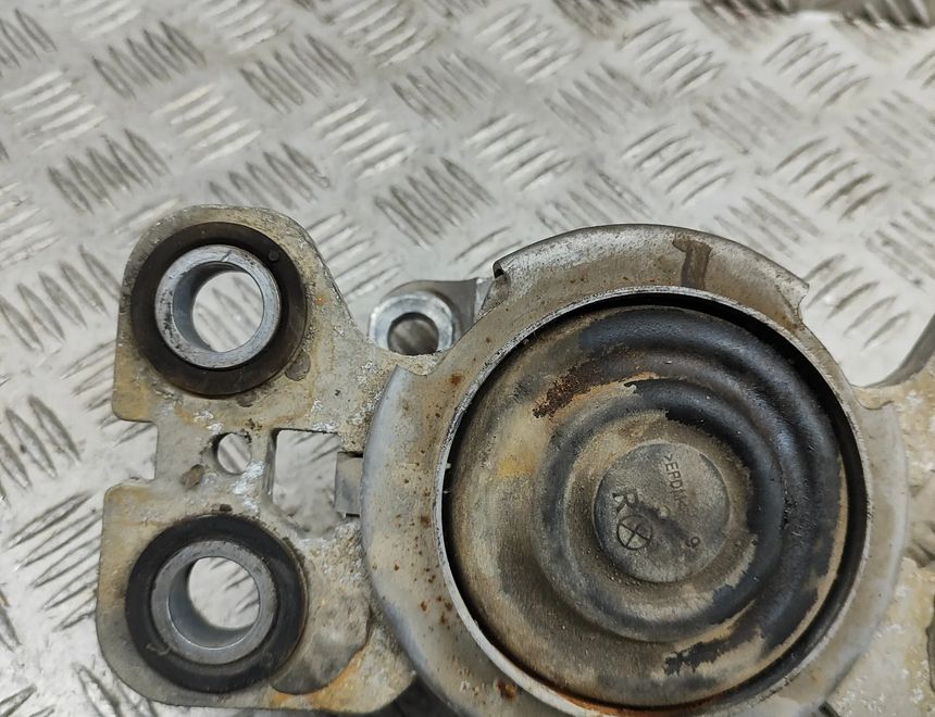 LAND ROVER Freelander 1 generation (1998-2006) Right Side Engine Mount HL8070M08 30943912