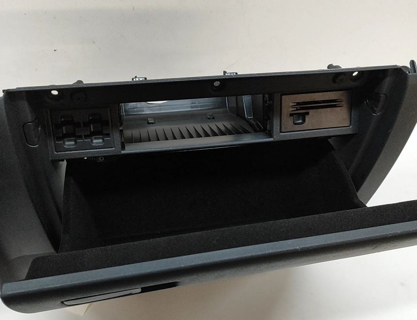 VOLKSWAGEN Golf 7 generation (2012-2024) Бардачок 5G1857290K 31035890