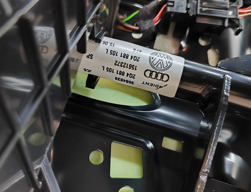 VOLKSWAGEN T-Roc 1 generation (2017-2024) Сиденье переднее левое 2Q4881105L 31209058