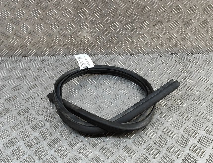 PORSCHE Panamera 970 (2009-2016) Engine Cover Rubber 97051161200 31384148