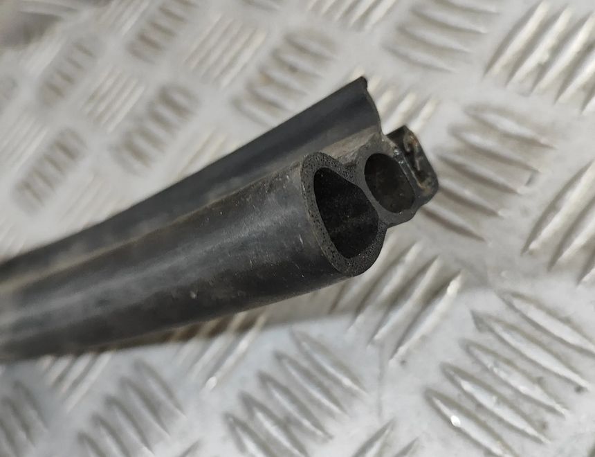 AUDI A6 C7/4G (2010-2020) Engine Cover Rubber 4G0823723 31458476