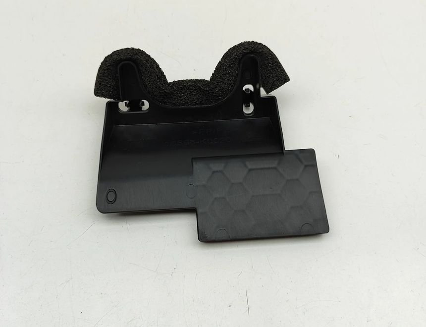 TOYOTA Yaris 4 generation (2020-2023) Radiator air diverter 16695-K0020 31616871